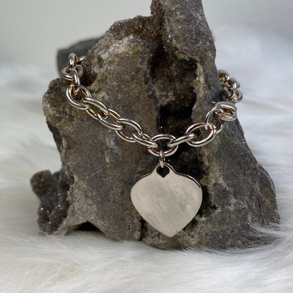 Silver Tone Heart Charm Chain Bracelet 7" - Picture 5 of 6